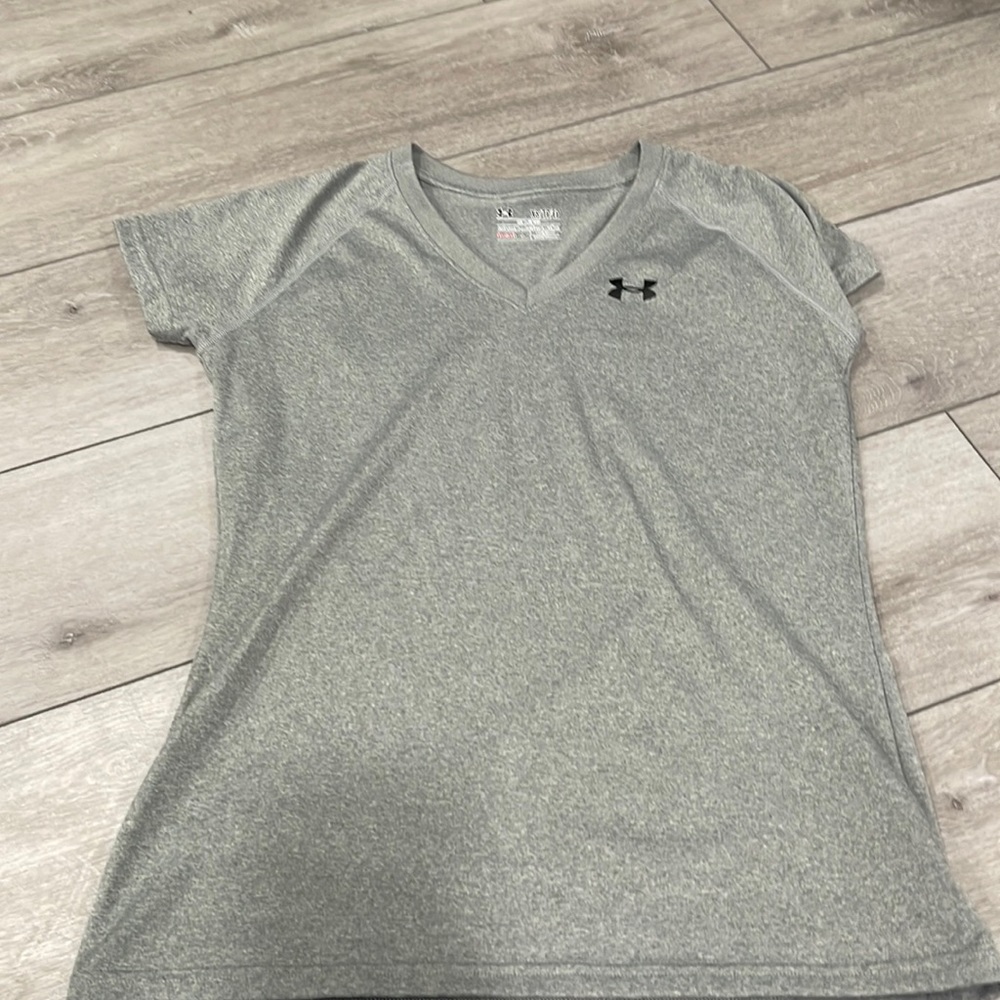 Under armour short sleeve top
